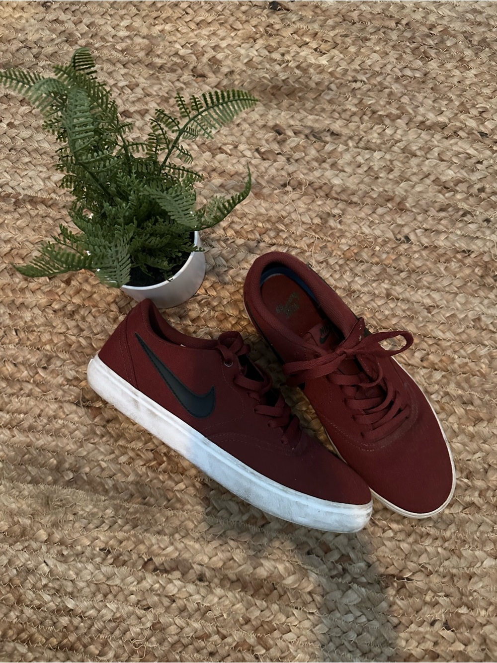 NIKE SB SOLARSOFT CANVAS SHOES